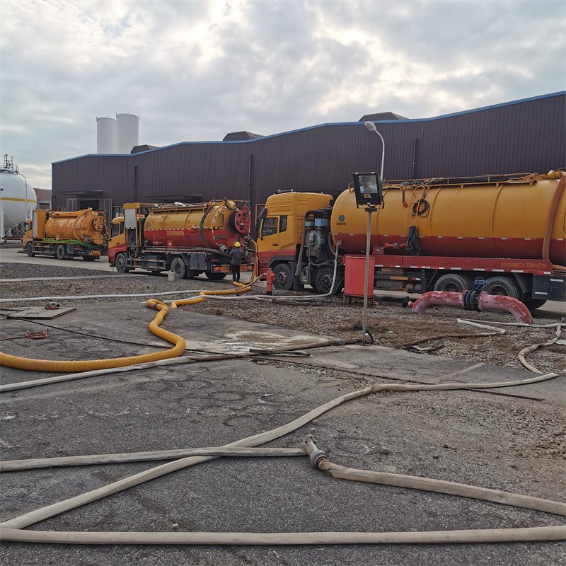 光明污水池清理